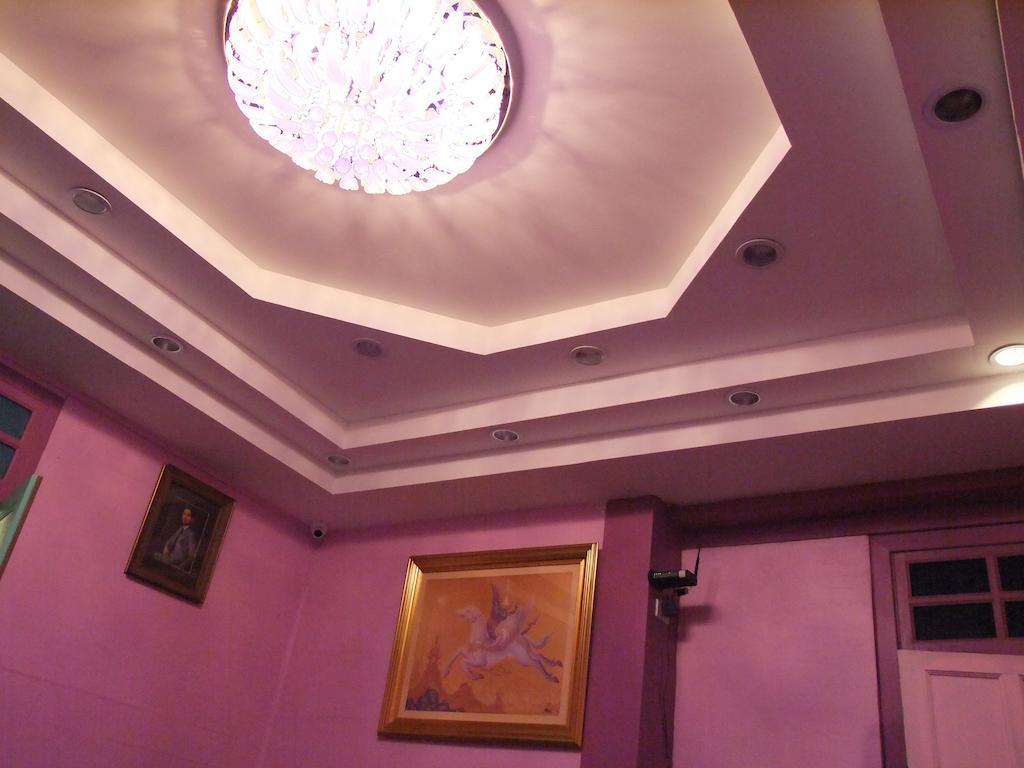 Panida Suite Hotel Bangkok Exterior photo