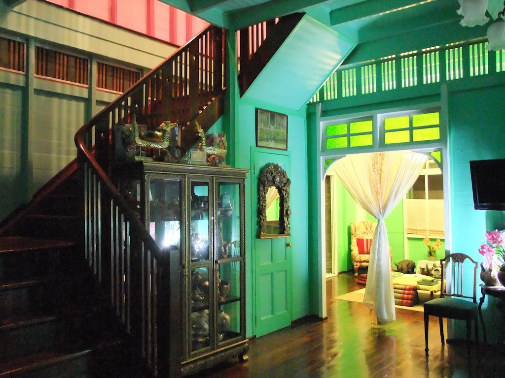 Panida Suite Hotel Bangkok Exterior photo