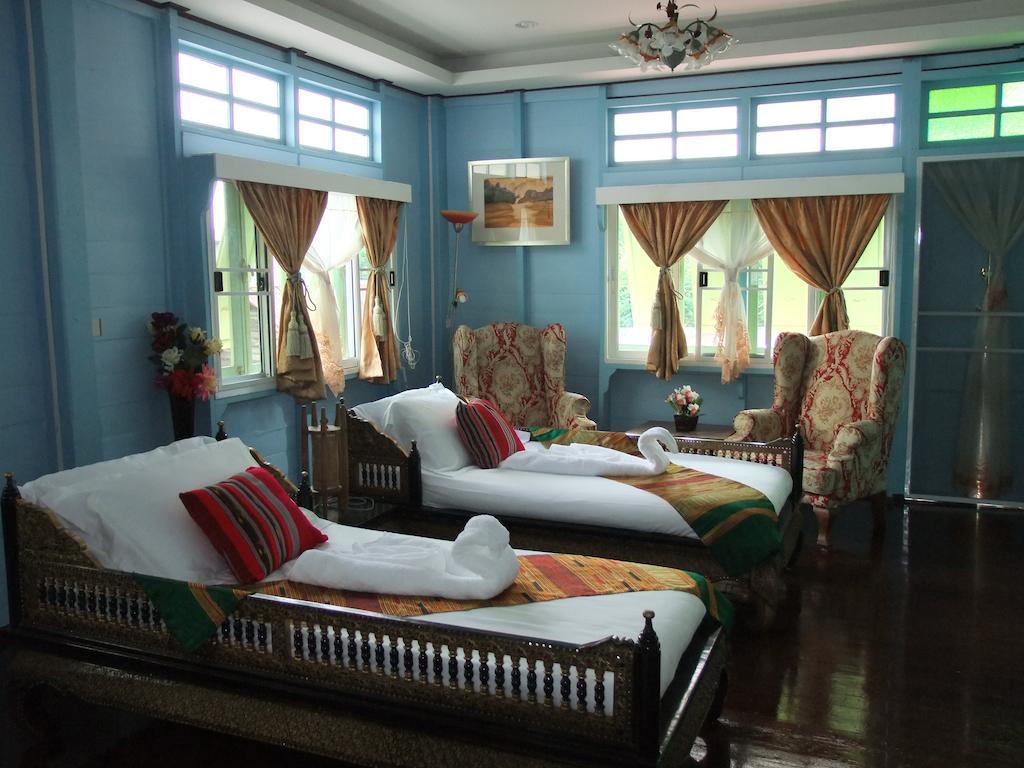 Panida Suite Hotel Bangkok Exterior photo