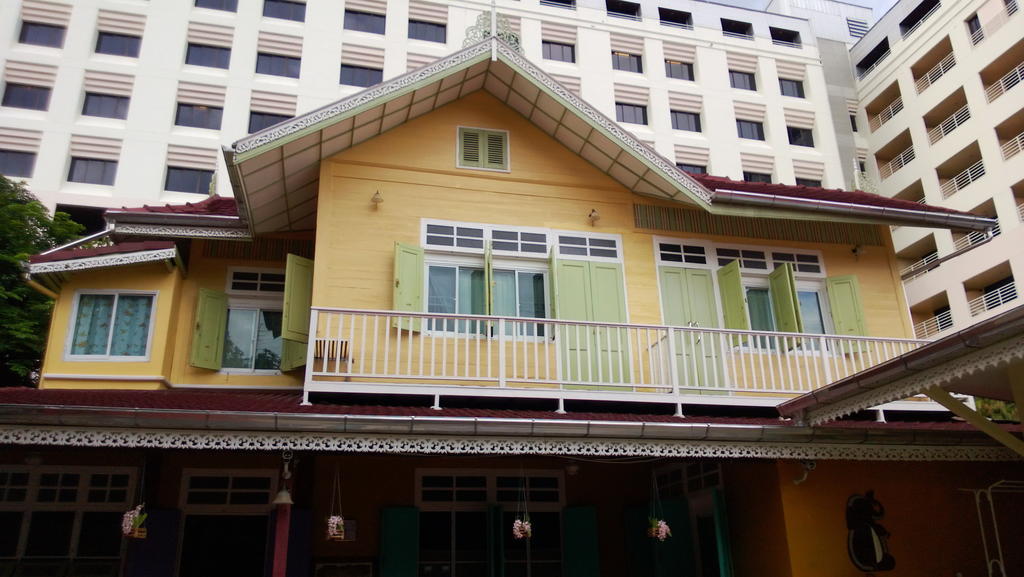 Panida Suite Hotel Bangkok Exterior photo